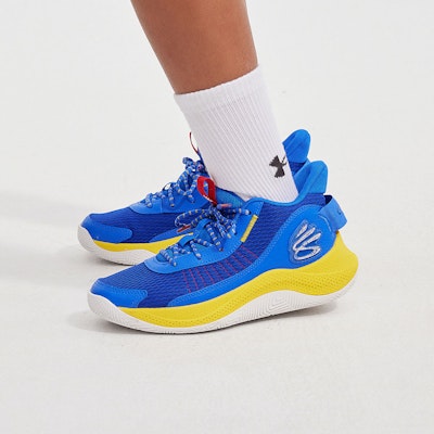 (Grade School) Under Armour Curry 3Z7 'Black Metallic Gold' 3026623-001 10