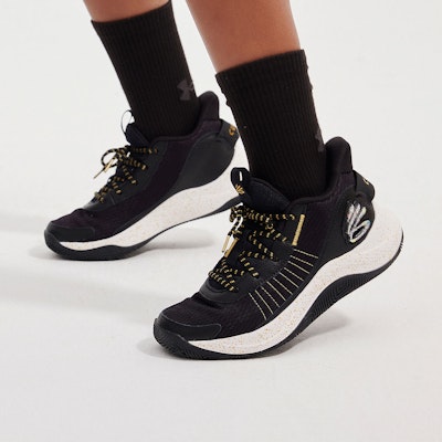 (Grade School) Under Armour Curry 3Z7 'Black Metallic Gold' 3026623-001 2
