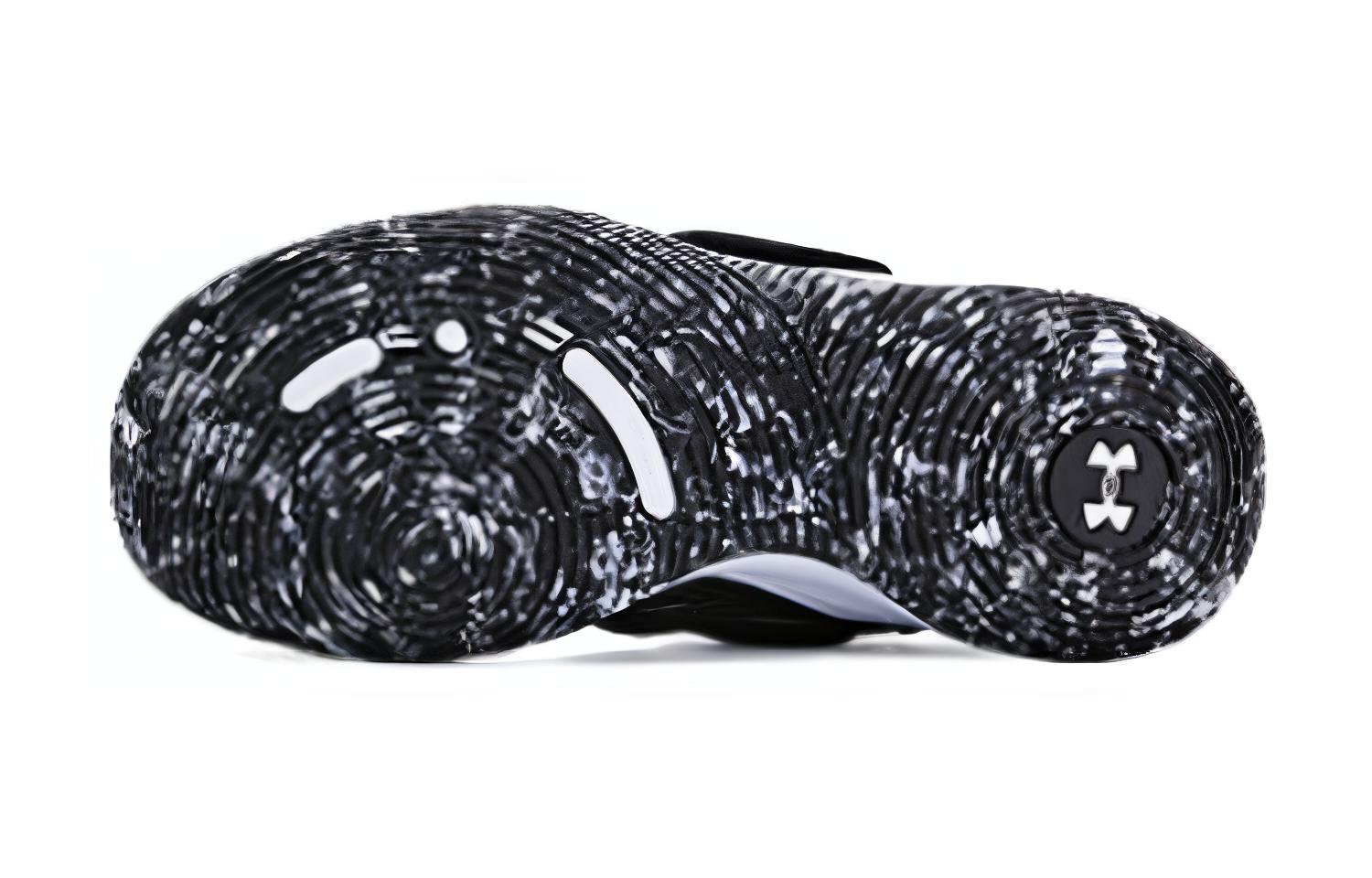 Purchase (Kanak-Kanak) Under Armour Zone BB 2 'Hitam Emas Metalik' 3026637-001