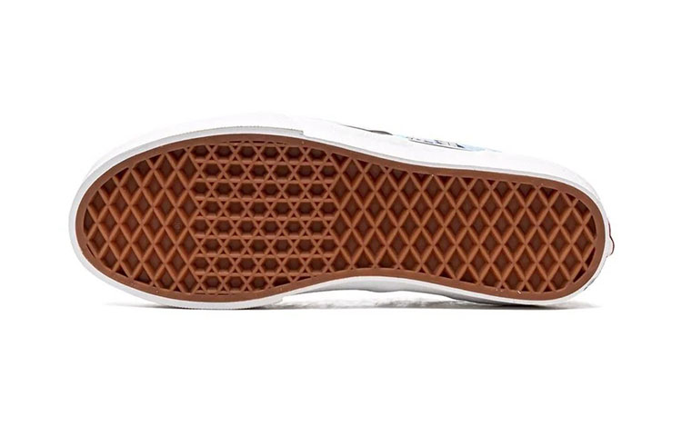 Purchase (Kanak-Kanak) Vans Classic Slip-On 'Hiu Terapung' VN0A32QIVJB