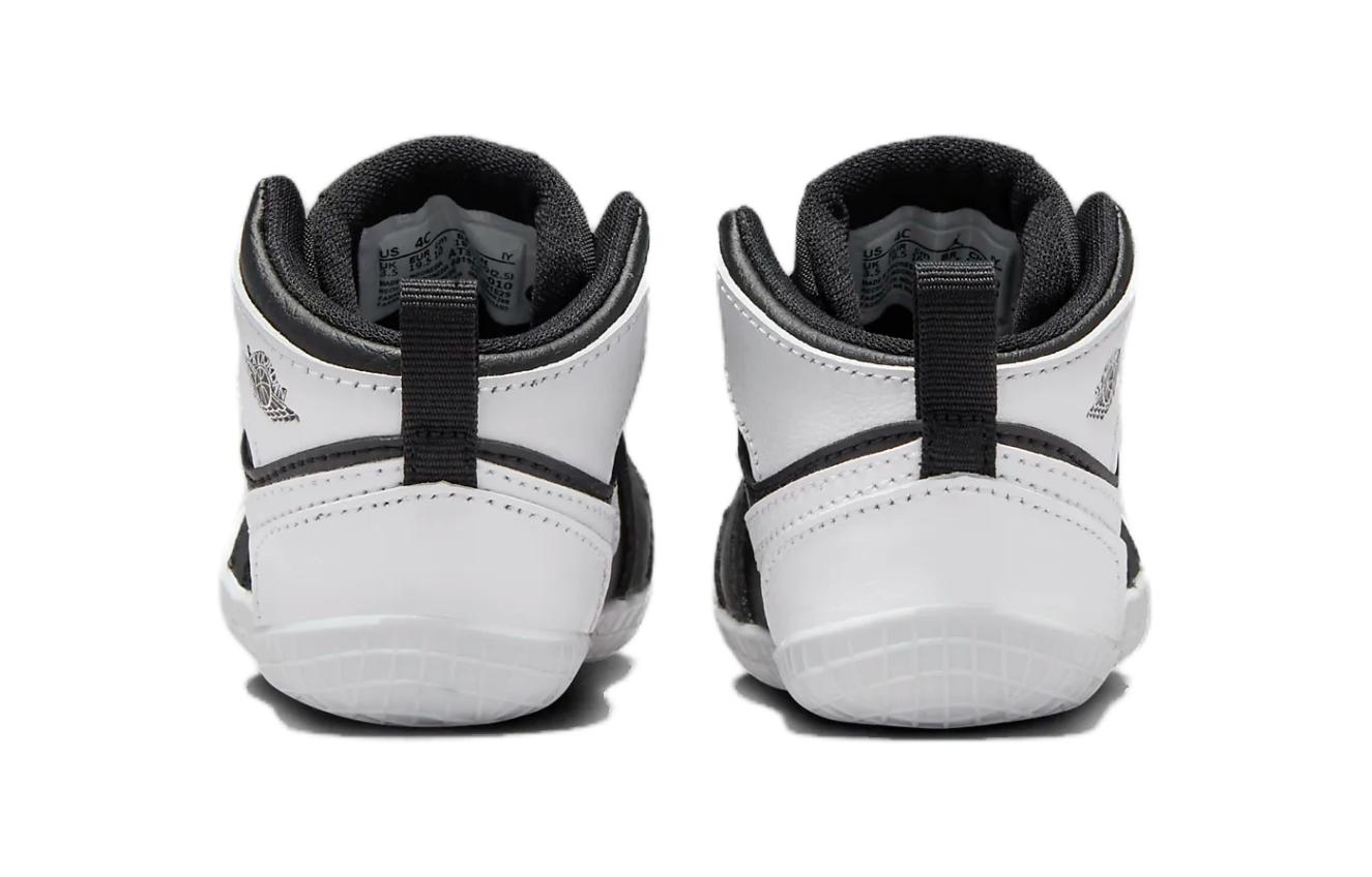 Lookbook (TD) エアジョーダン1 レトロ "ブラックホワイト 2.0" AT3745-010