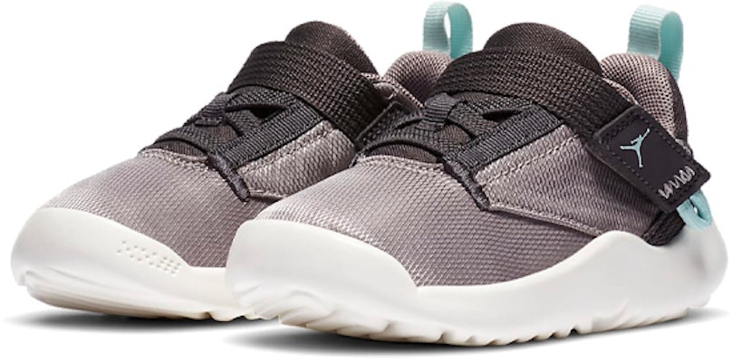 (TD) Air Jordan Proto 23 灰色/黑色 AT5713-003 Lookbook (TD) Air Jordan Proto 23 灰色/黑色 AT5713-003