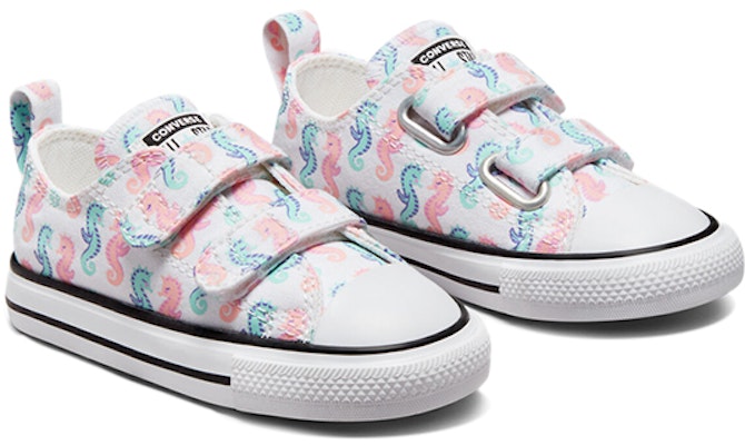 (Infant) Converse Chuck Taylor All Star Easy-On Low 'White Blue Pink Graffiti' 772751C Lookbook (Infant) Converse Chuck Taylor All Star Easy-On Low 'White Blue Pink Graffiti' 772751C