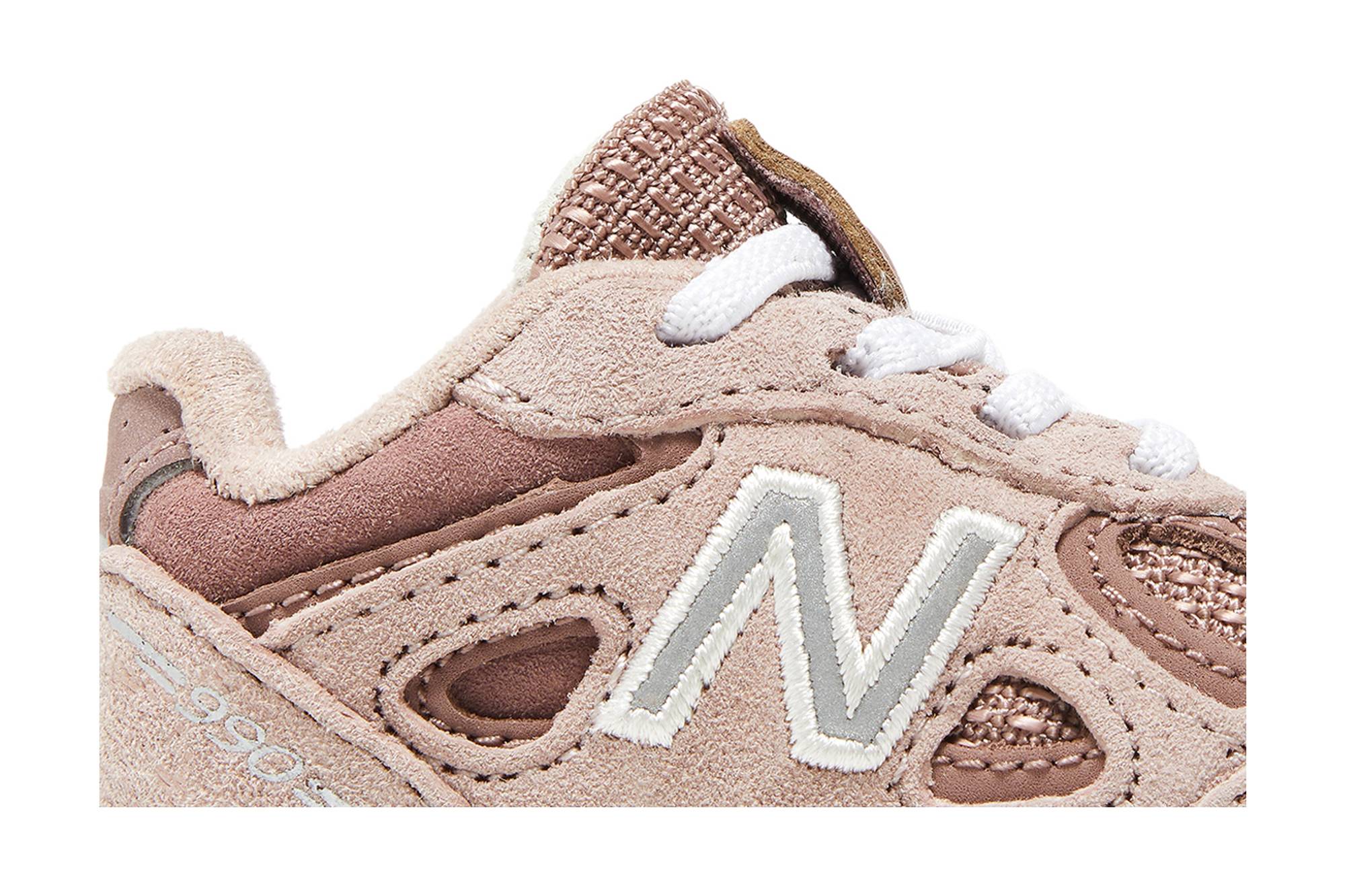 魅力的な TD) KITH x NB 990v4  スニーカー