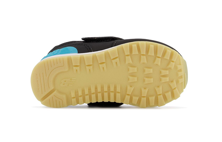 Shop 嬰兒 New Balance 574系列 復古低筒休閒運動鞋 黑藍