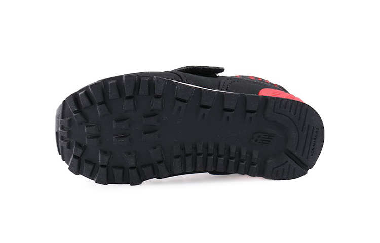 Shop 嬰兒 New Balance 574系列 低筒運動鞋 黑白