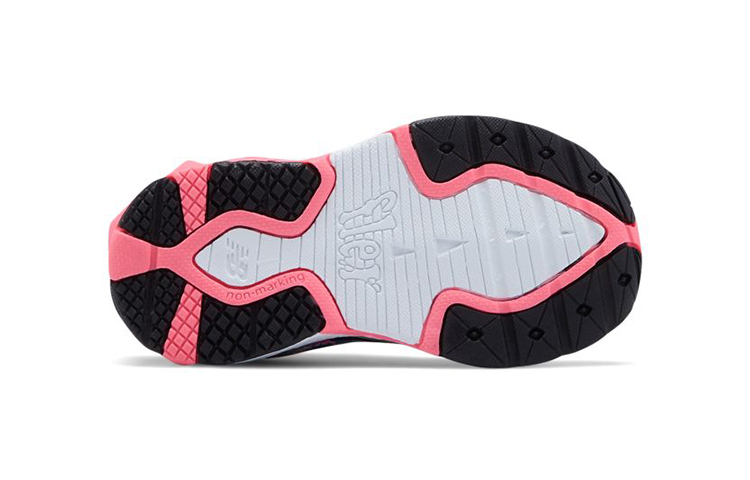 Shop 嬰幼兒 New Balance 680系列 v3 輕巧耐磨防滑 低筒運動鞋 粉黑色