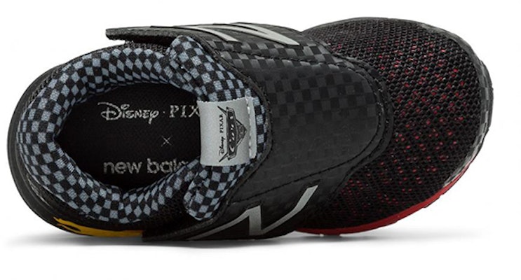 嬰兒 Disney x New Balance Vazee Rush v2 迪士尼聯名款 輕便透氣休閒運動鞋 黑紅拼色 Lookbook 嬰兒 Disney x New Balance Vazee Rush v2 迪士尼聯名款 輕便透氣休閒運動鞋 黑紅拼色