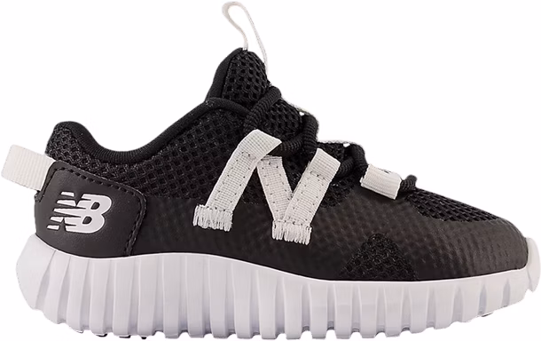 new-balance-playgruv-v2-bungee-wide-black-white-td