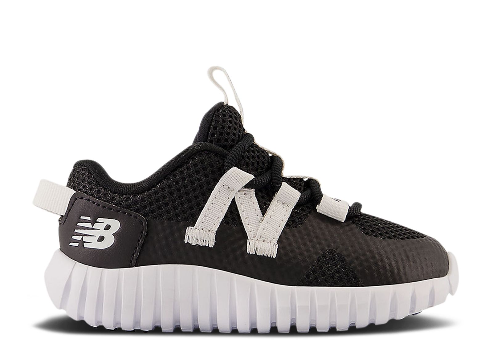 (Infant) New Balance Playgruv v2 Bungee Wide 'Black White' ITPGRVAC-W