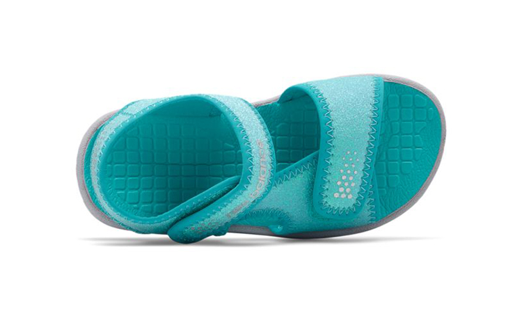 Lookbook 嬰兒 New Balance 運動涼鞋 魔術貼 簡約休閒露趾涼鞋 湖水藍