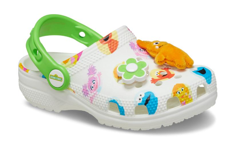 Order (TD) セサミストリート×クロックス クラシック クロッグ 「Be Seen」 210071-100