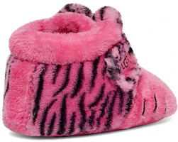 Shop 嬰兒 UGG 羊毛保暖繡花雪地靴 粉色