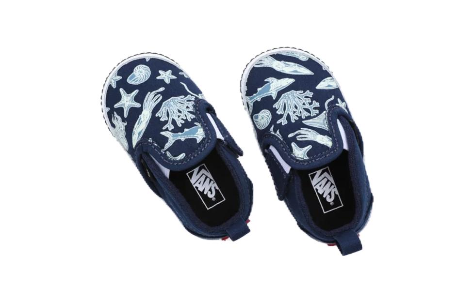 Shop 嬰童 Vans slip-on Crib Nouveau 減震 低幫 學步鞋 藍色