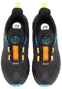 (PS) 361° ニットバックルクッションランニングシューズ「カーボンブラック/グレーズドポーセリンブルー」 N72213530-4 Shop (PS) 361° ニットバックルクッションランニングシューズ「カーボンブラック/グレーズドポーセリンブルー」 N72213530-4