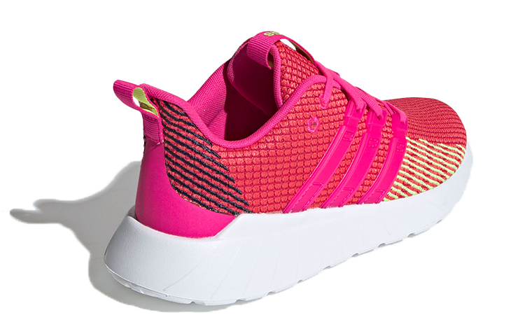 Shop (PS) (Grade School) adidas Questar Flow ''Shock Rood Roze'' EG3736