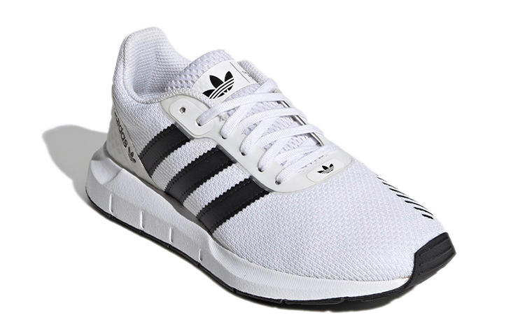 (Youth) (GS) adidas Swift Run RF J 'White Black' 圖 3