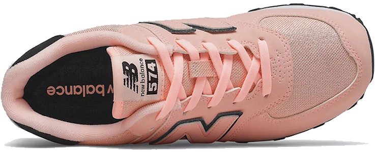 (PS) (New Balance Infantil) 574 'Fashion Metallic - Rosa Nube' GC574FC2 Lookbook (PS) (New Balance Infantil) 574 'Fashion Metallic - Rosa Nube' GC574FC2