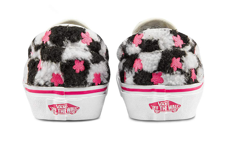 Shop （學齡前）(小學) Vans 經典懶人鞋 'Sherpa Floral 棋盤格' VN0A5KXM8CE