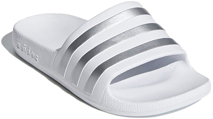 兒童 adidas Adilette Aqua K 銀白 拖鞋 Lookbook 兒童 adidas Adilette Aqua K 銀白 拖鞋