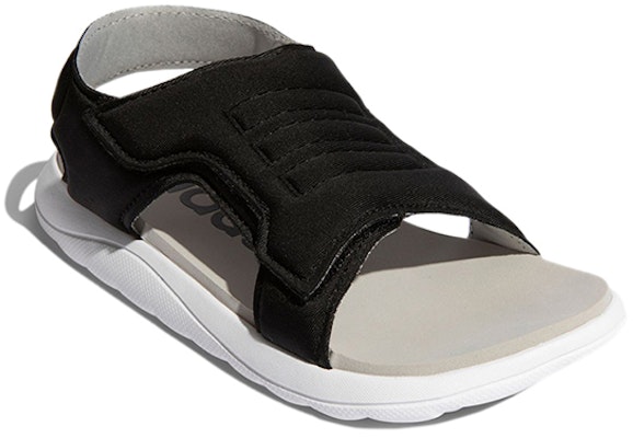 (PS) Sandal adidas Kenyamanan Hitam Putih 'Black White' FY8856 Lookbook (PS) Sandal adidas Kenyamanan Hitam Putih 'Black White' FY8856