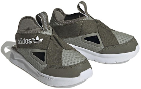 中童 adidas originals 360 運動舒適 兒童涼鞋 灰色 Lookbook 中童 adidas originals 360 運動舒適 兒童涼鞋 灰色