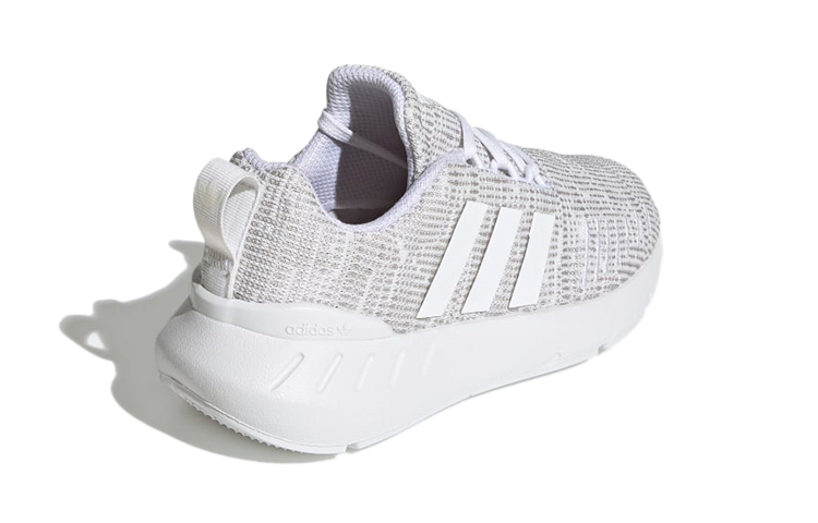 Shop (PS) adidas Originals Swift Run 22 ''Gris Blanc'' GY3009