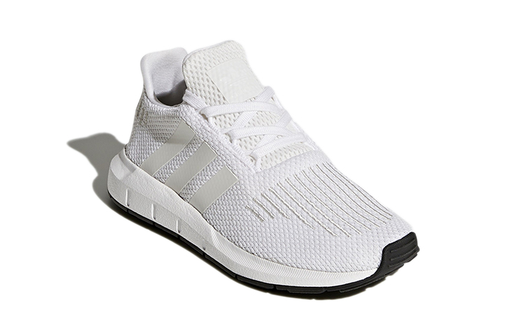 Lookbook (PS) アディダス オリジナルス スウィフト ラン "ホワイト" CP9435