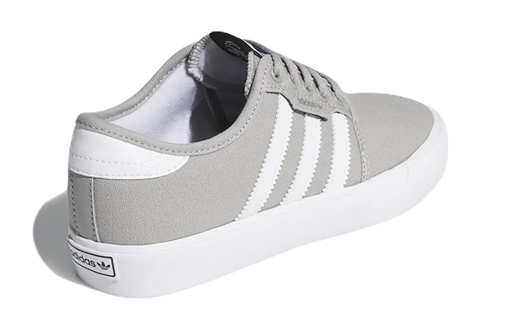 Shop (PS) adidas Seeley J ''Gris Solide'' BY3839