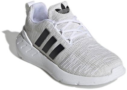 (PS) adidas Swift Run 22 'Putih Abu-Abu' GW8183 Lookbook (PS) adidas Swift Run 22 'Putih Abu-Abu' GW8183