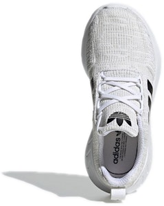 (PS) adidas Swift Run 22 'Putih Abu-Abu' GW8183 Purchase (PS) adidas Swift Run 22 'Putih Abu-Abu' GW8183