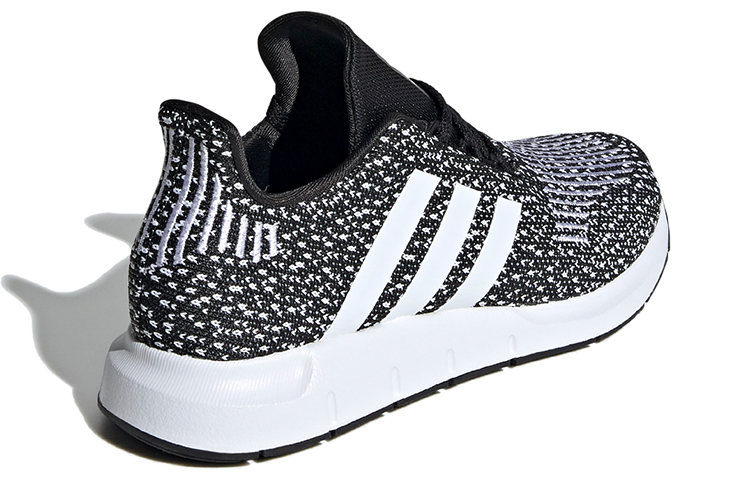 (Youth) adidas Swift Run J 'Black White' 圖 4