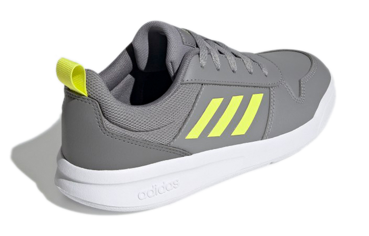 Shop 兒童 adidas Tensaur K 舒適 耐磨 低幫 兒童板鞋 灰黃色