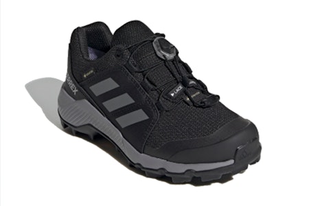(PS) Sepatu Hiking adidas Terrex GORE-TEX 'Hitam' FU7268 Lookbook (PS) Sepatu Hiking adidas Terrex GORE-TEX 'Hitam' FU7268
