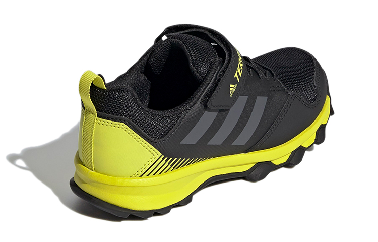 Shop 兒童 adidas Terrex Tracerocker Cf 登山鞋K 黑黃