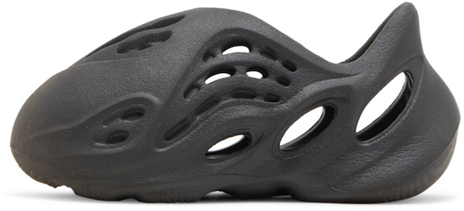 (青年)阿迪達斯 Yeezy 泡沫跑鞋 'Onyx' HP5347 Lookbook (青年)阿迪達斯 Yeezy 泡沫跑鞋 'Onyx' HP5347