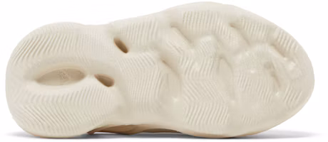 Shop (學齡前)adidas Yeezy Foam Runner 'Sand' GW7230