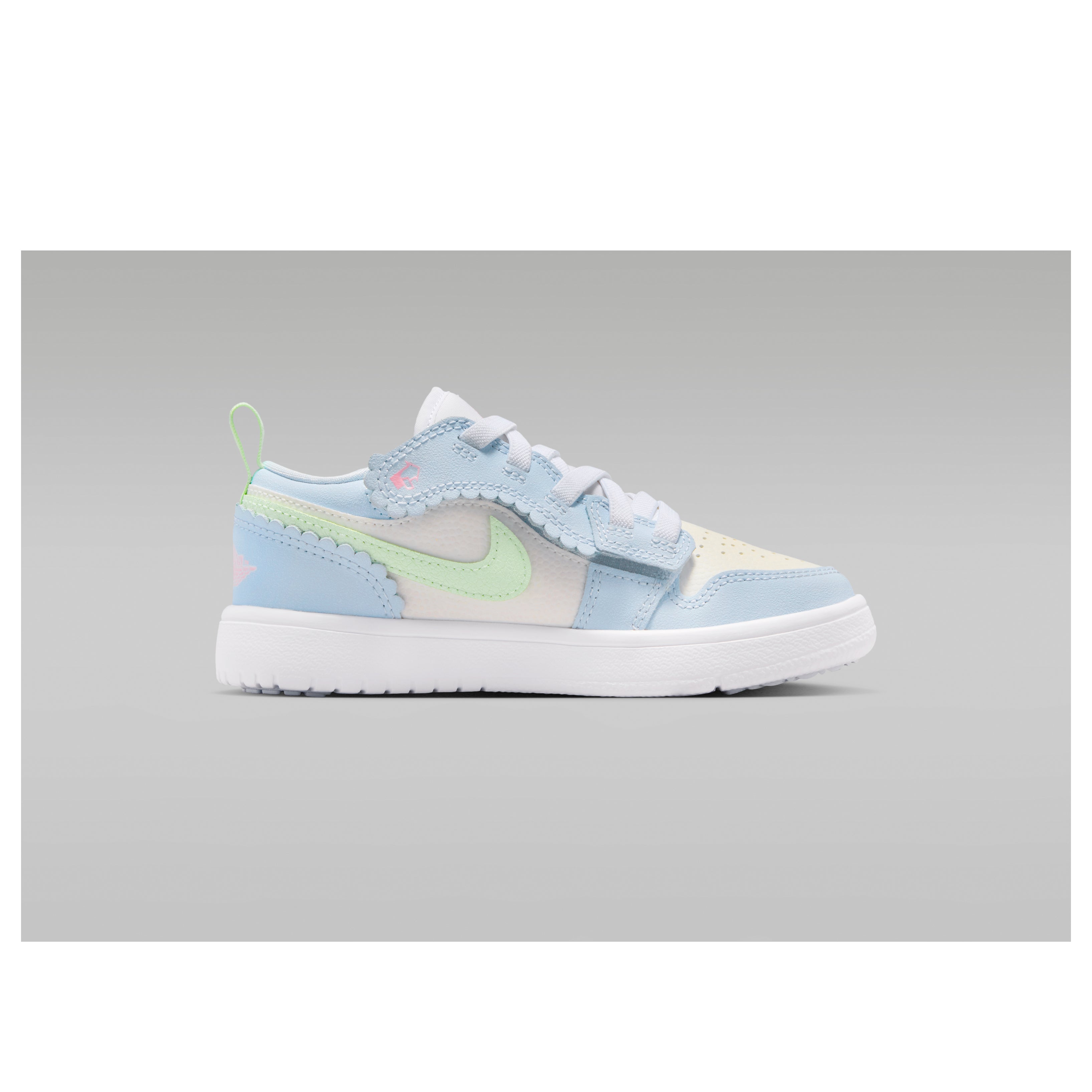 Details for (Preschool) Air Jordan 1 Low Alt SE 'Half Blue' IB7117-403