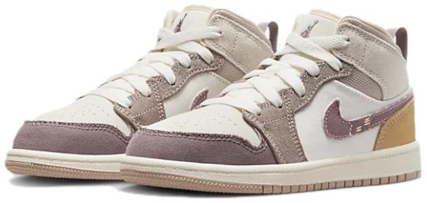 (PS) Air Jordan 1 Mid SE Craft 'Inside Out - Taupe Haze' dalam Bahasa Melayu DZ4468-102 Lookbook (PS) Air Jordan 1 Mid SE Craft 'Inside Out - Taupe Haze' dalam Bahasa Melayu DZ4468-102