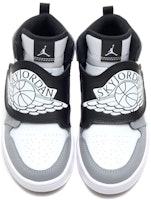 (PS) エア ジョーダン 1 スカイ ロゴ "グレー/ブラック/ホワイト" BQ7197-102 Shop (PS) エア ジョーダン 1 スカイ ロゴ "グレー/ブラック/ホワイト" BQ7197-102