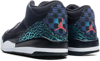 (學齡前) Air Jordan 3 Retro 'Moto' FV5438-001 Shop (學齡前) Air Jordan 3 Retro 'Moto' FV5438-001