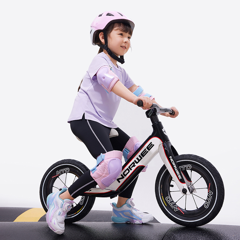 Details for (PS) Anta Balance 'Blanco Morado' 322329961-1