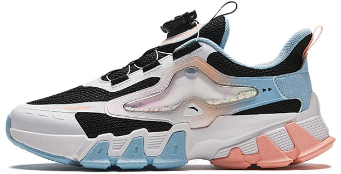 preschool-anta-knob-black-white-blue-322418806-3