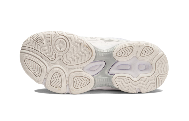 Shop 中童 Asics Gel-540TR 耐磨防滑交叉訓練鞋 米色