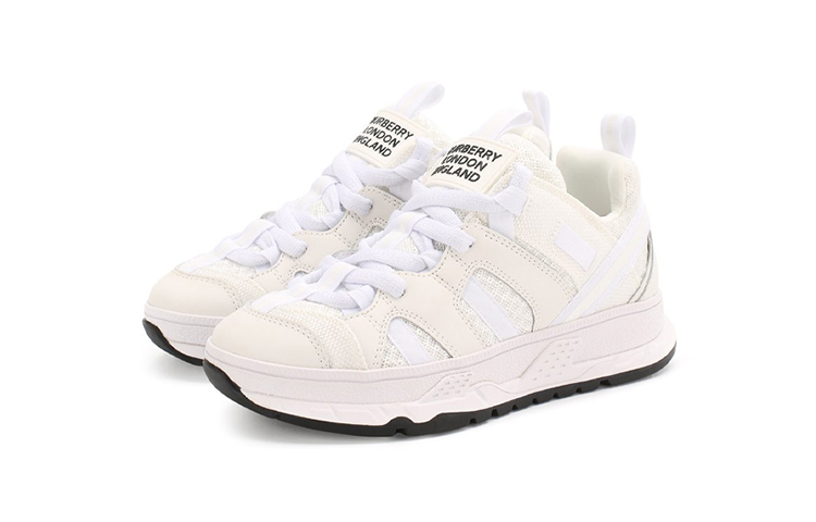 Lookbook (PS) Burberry 'Zapatilla Versátil de Moda Blanca' 8018857