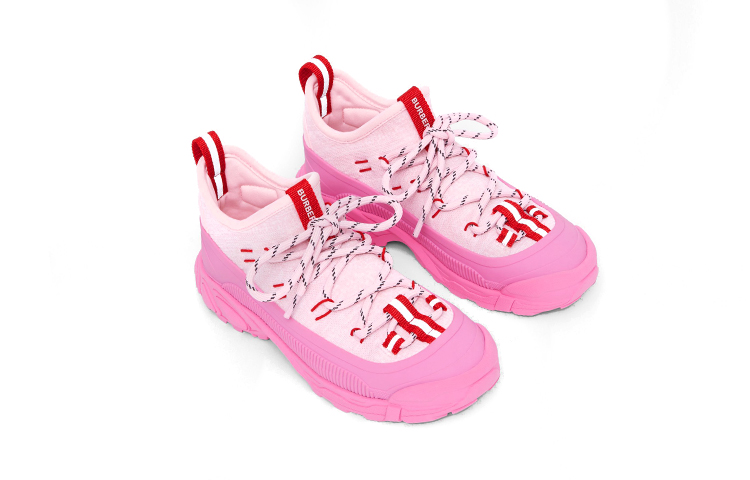 Lookbook (PS) Burberry Arthur 'Rajutan Nylon Merah Muda Muda' 80544361