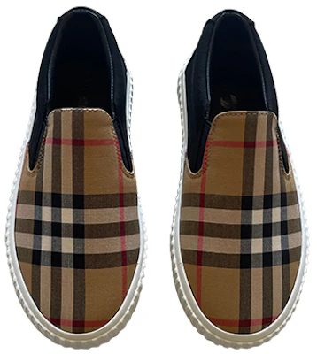 (PS) Burberry Sepatu Low-Top 'Vintage Check Hitam Kuning' 80058631 Lookbook (PS) Burberry Sepatu Low-Top 'Vintage Check Hitam Kuning' 80058631