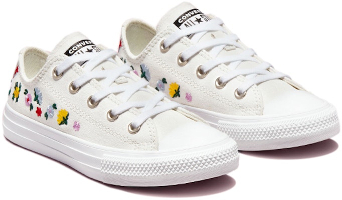 (PS) 컨버스 척테일러 로우 '플라워 자수' A02211C Lookbook (PS) 컨버스 척테일러 로우 '플라워 자수' A02211C