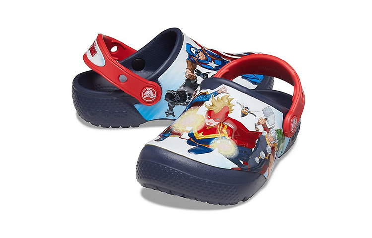 Shop (Preschool) Crocs Classic clog Sports sandals 206740-410