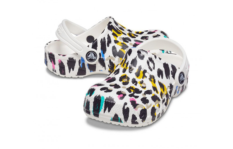Shop (Preschool) Crocs Classic clog Sports sandals 207017-1D1